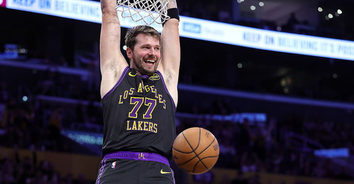 kiayun-东契奇谈最后的扣篮：我的头差点碰筐 我觉得我碰到了|克利夫兰骑士队|卢卡-东契奇|洛杉矶湖人队|nba|篮板_新浪体育_新浪新闻